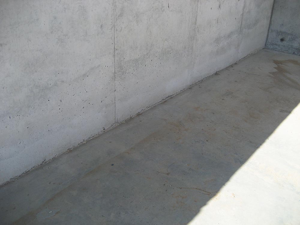 Envirocon-Pool-Leak-Before